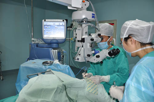白內(nèi)障超聲乳化術.兩欄.JPG