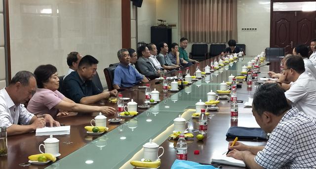 在發(fā)展中繼承，在傳承中創(chuàng)新：外科系召開科室院志編寫工作座談會