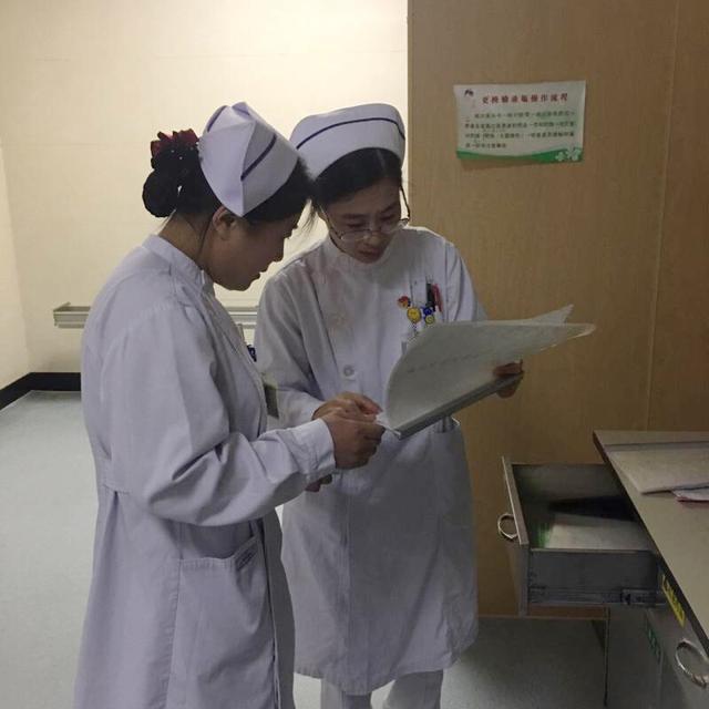 護(hù)理內(nèi)審組扎實(shí)開(kāi)展迎評(píng)督導(dǎo)工作