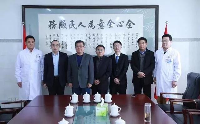 我院舉辦楊秀成同志、胥杰同志“援非”歡送會